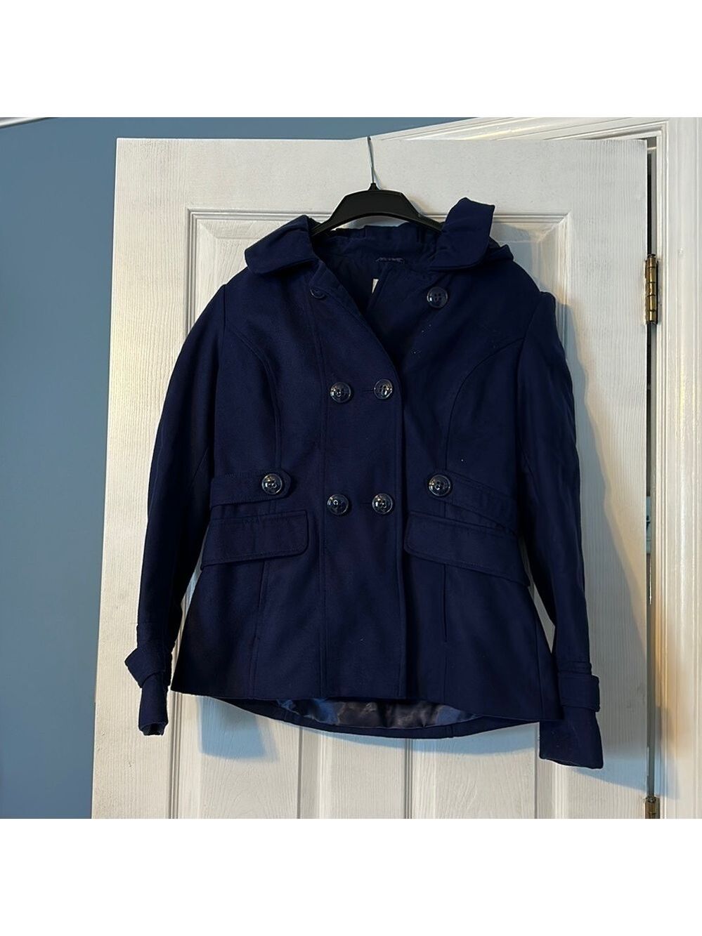CELEBRITY Pink women’s hooded coat; size large